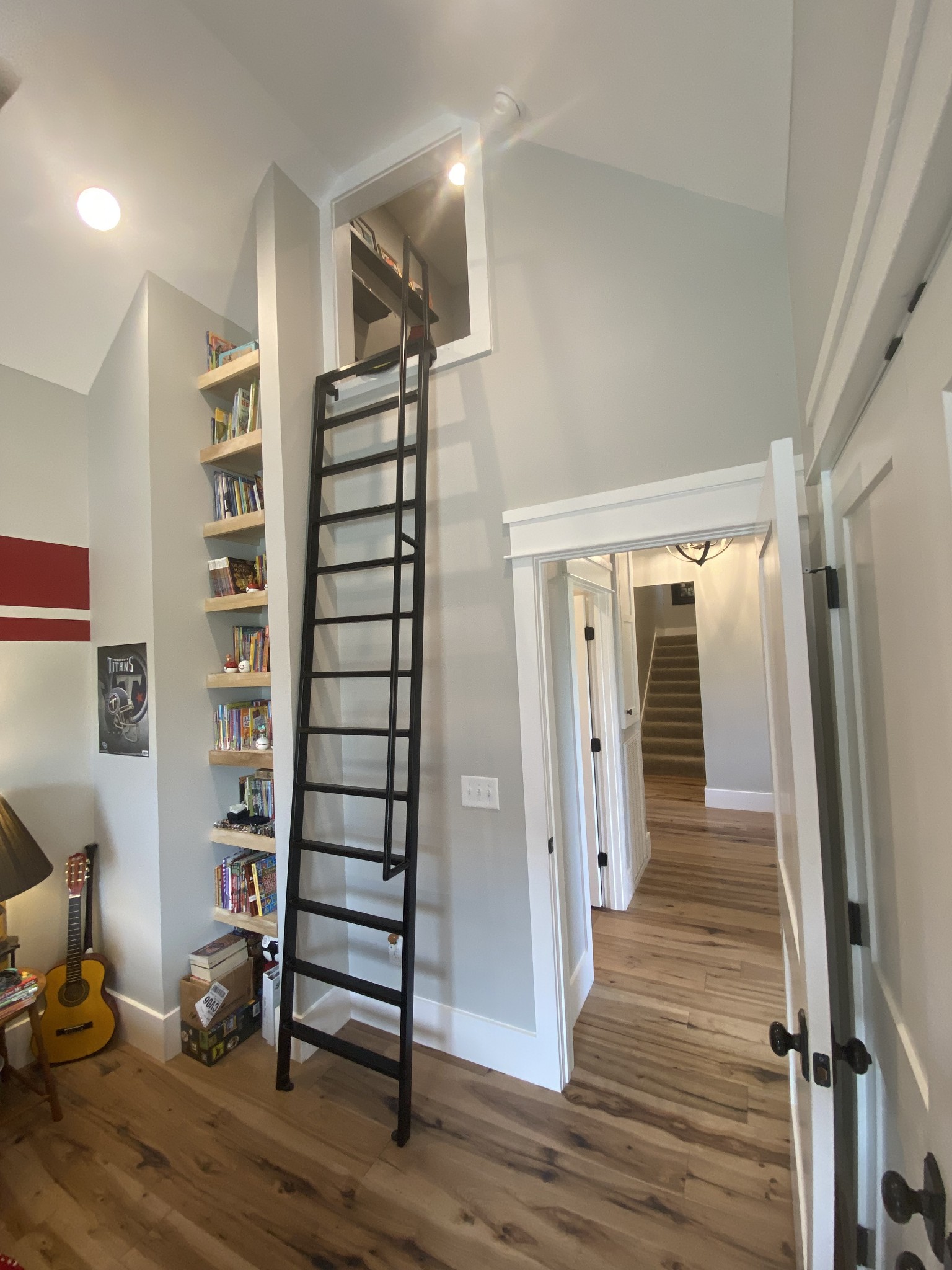 535 Tom Link Road Cottontown, TN 37048 - Photo 25 of 37 a view of a hallway with wooden floor and closet