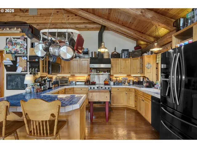 $650,000 | 6715 Ivy Street, Springfield, OR 97478