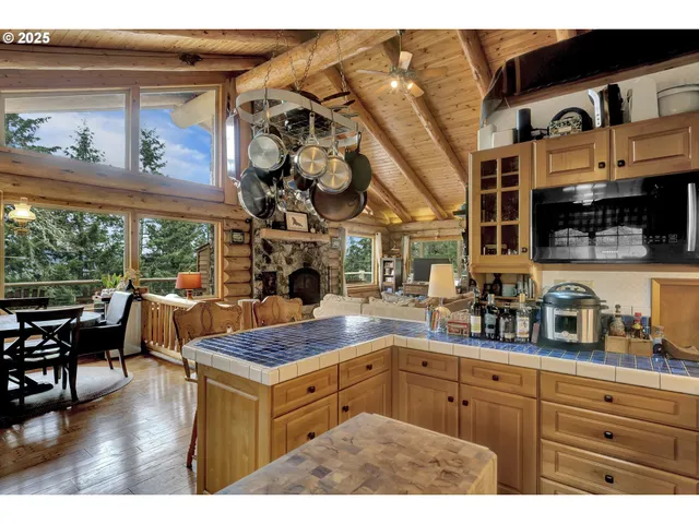 $650,000 | 6715 Ivy Street, Springfield, OR 97478