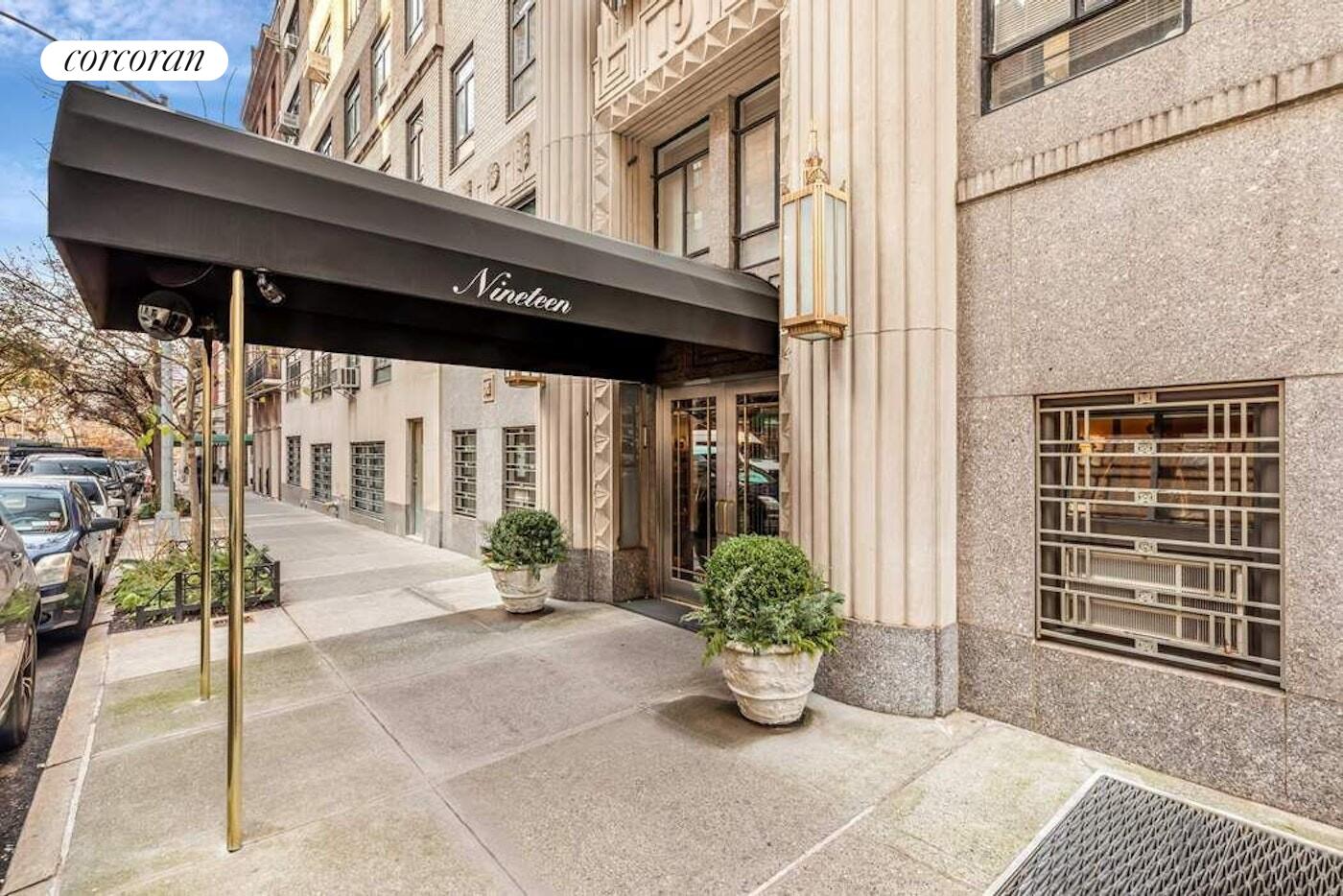 19 East 88th Street, Unit 4H Manhattan, NY 10128 - Photo 8 of 12 a view of a building with sitting area