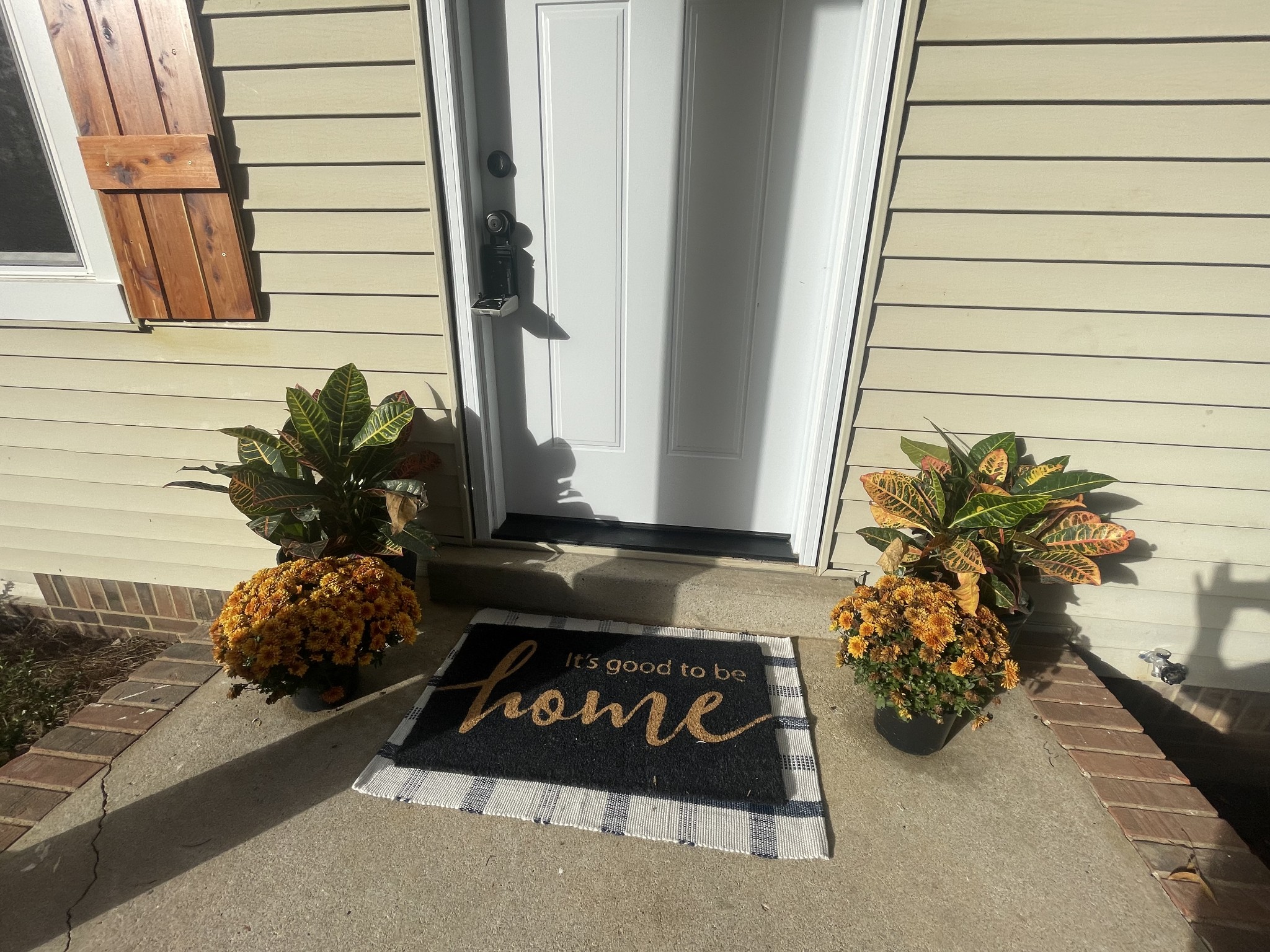 2758 Kinneys Road Cedar Hill, TN 37032 - Photo 8 of 45 a view of a entryway