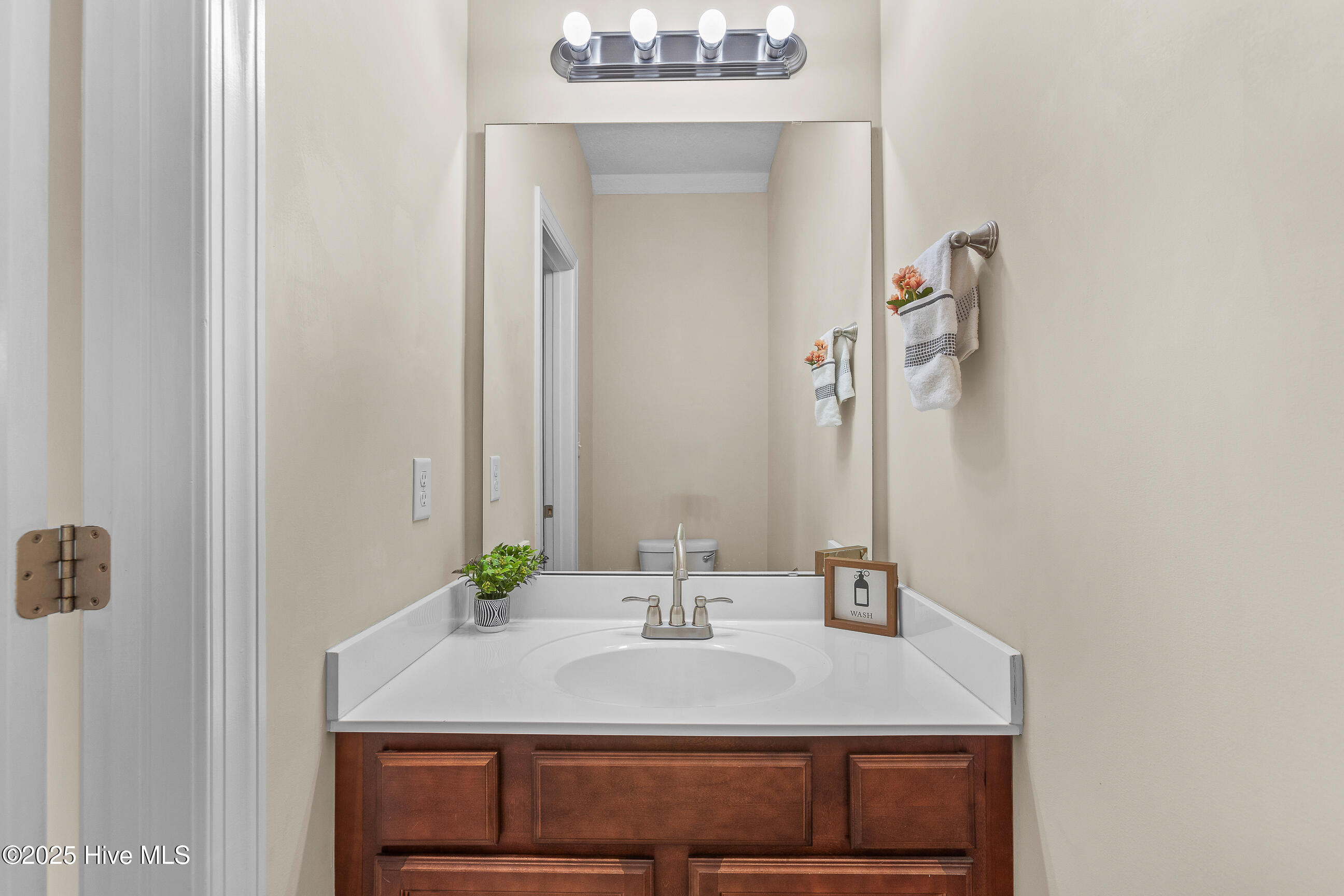 324 Catamaran Road Swansboro, NC 28584 - Photo 13 of 36 Half Bath