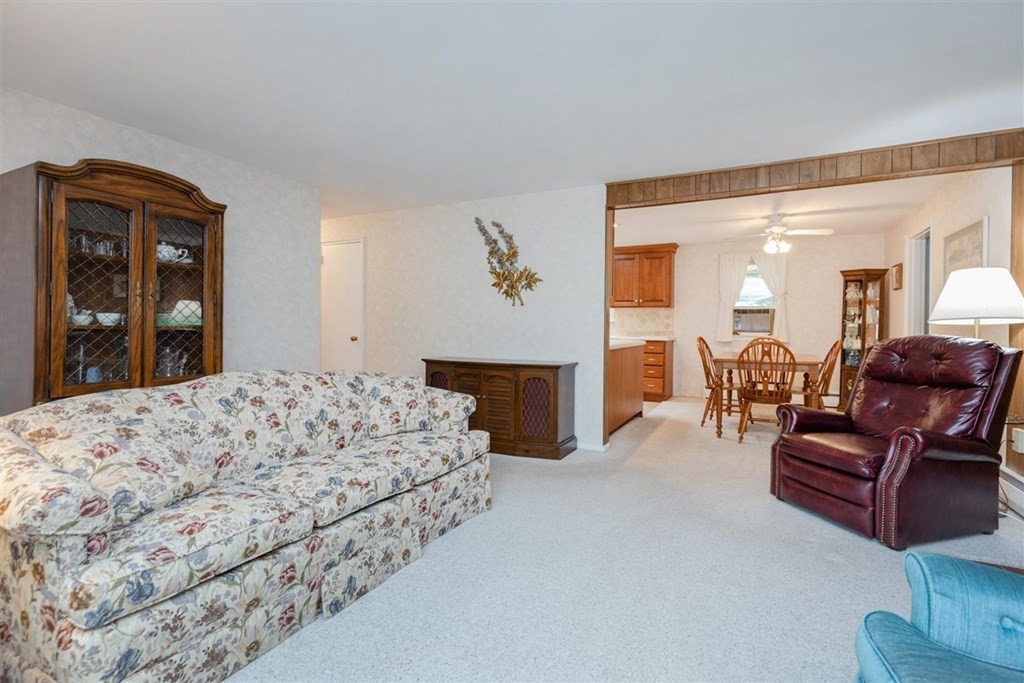 10 Patricia Road Peabody, MA 01960 - Photo 4 of 30 Gallery Image 4