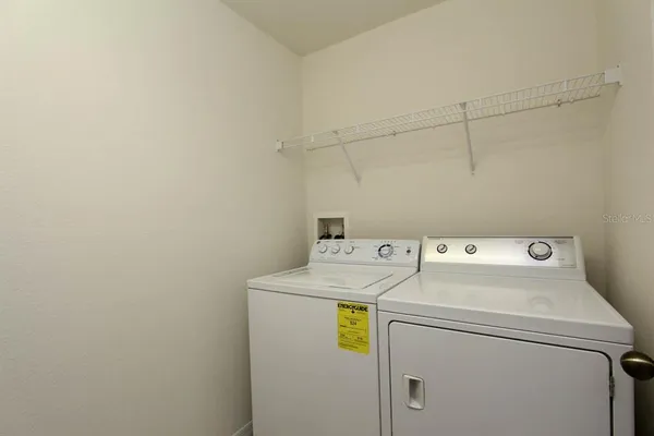 $1,850 | 16433 Kingletridge Avenue, Lithia, FL 33547