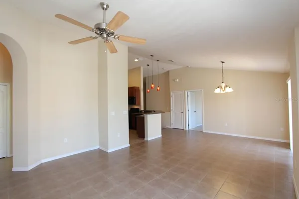 $1,850 | 16433 Kingletridge Avenue, Lithia, FL 33547