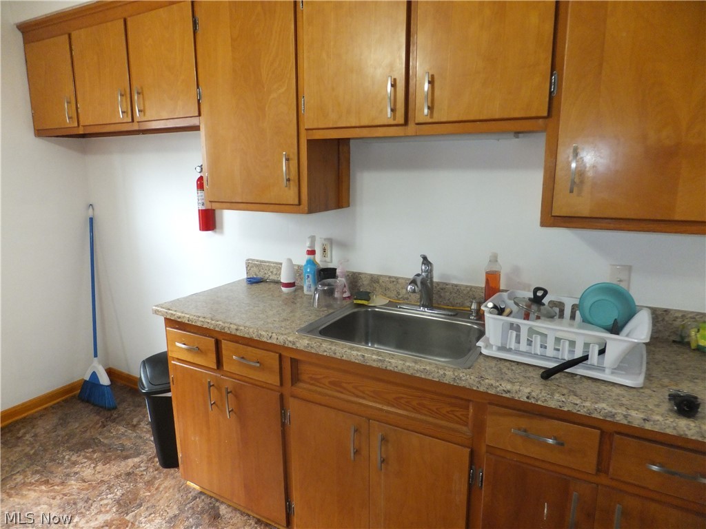 6222 Ridge Road Parma, OH 44129 - Photo 16 of 32