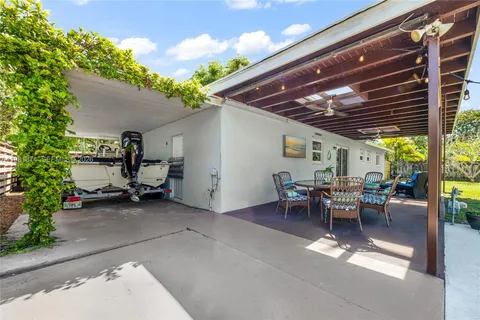 $729,000 | 18044 Southwest 89th Place, Palmetto Bay, FL 33157