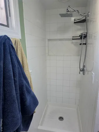 $759,000 | 14 Lincoln Road, Hampton Bays, NY 11946