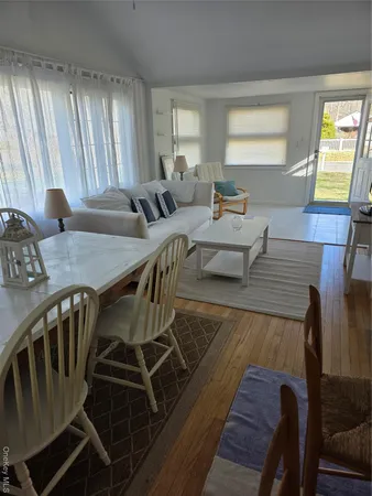 $759,000 | 14 Lincoln Road, Hampton Bays, NY 11946