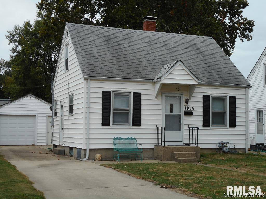 1929 North 22nd Street Springfield, IL 62702 - Photo 1 of 8