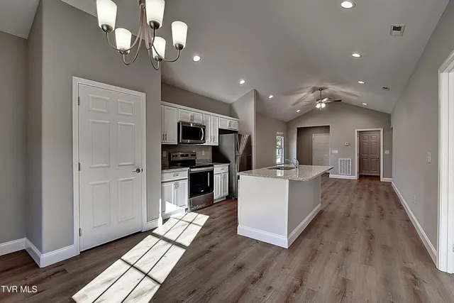 $13,400,000 | 3404-3585 Frylee Court, Kingsport, TN 37664