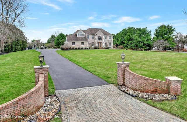 $1,050,000 | 26 Saddlebrook Road, Millstone Township, NJ 08535