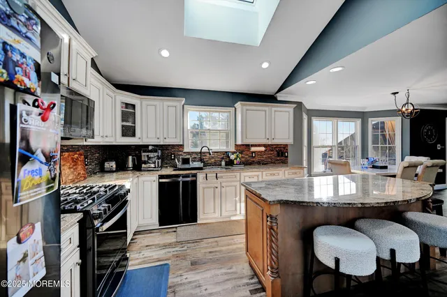 $1,050,000 | 26 Saddlebrook Road, Millstone Township, NJ 08535