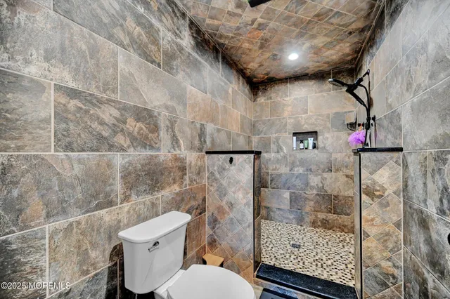 $1,050,000 | 26 Saddlebrook Road, Millstone Township, NJ 08535