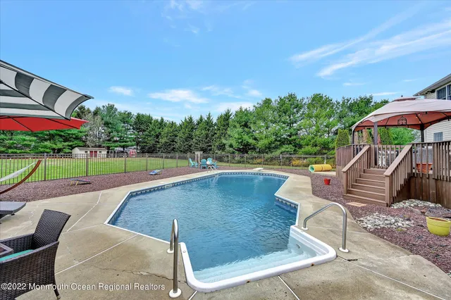 $1,050,000 | 26 Saddlebrook Road, Millstone Township, NJ 08535