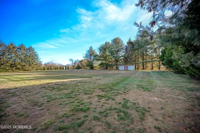 $1,050,000 | 26 Saddlebrook Road, Millstone Township, NJ 08535