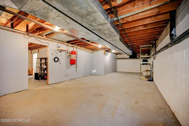 $1,050,000 | 26 Saddlebrook Road, Millstone Township, NJ 08535