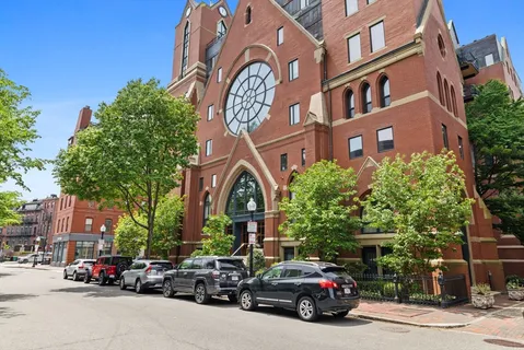 $839,000 | 2 Clarendon Street, Unit 301, Boston, MA 02116