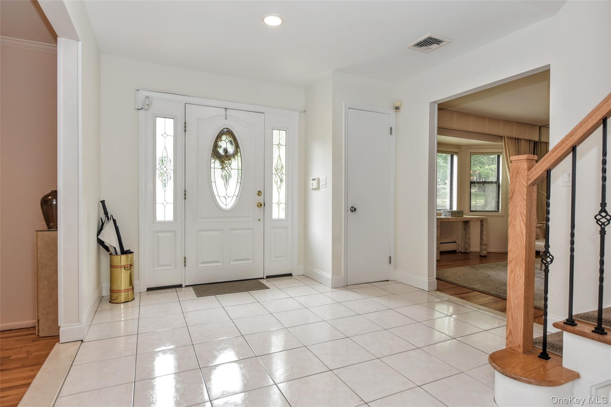 19 Church Road Monsey, NY 10952 - Photo 5 of 40 Center Hall Colonial