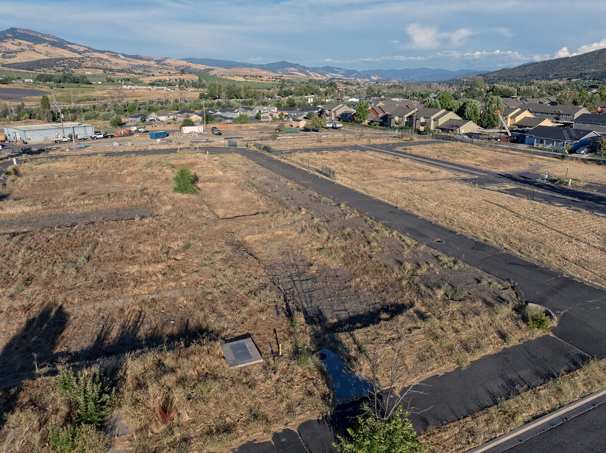 Suncrest Road Talent, OR 97540 - Photo 9 of 22 DJI_20250719194428_0361_D copy