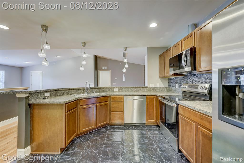29941 Fox Run Circle Warren, MI 48092 - Photo 16 of 35