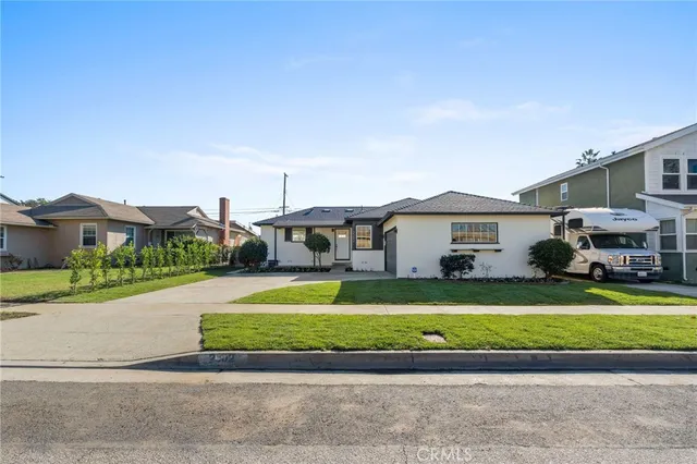 $879,900 | 2302 West 115th Street, Hawthorne, CA 90250