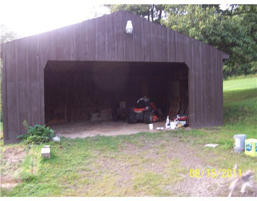 939 Brownstown Road Apollo, PA 15613 - Photo 12 of 13 Parking Lot/Garage.