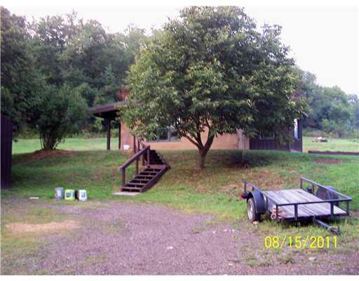 939 Brownstown Road Apollo, PA 15613 - Photo 3 of 13 Yard/Garden.