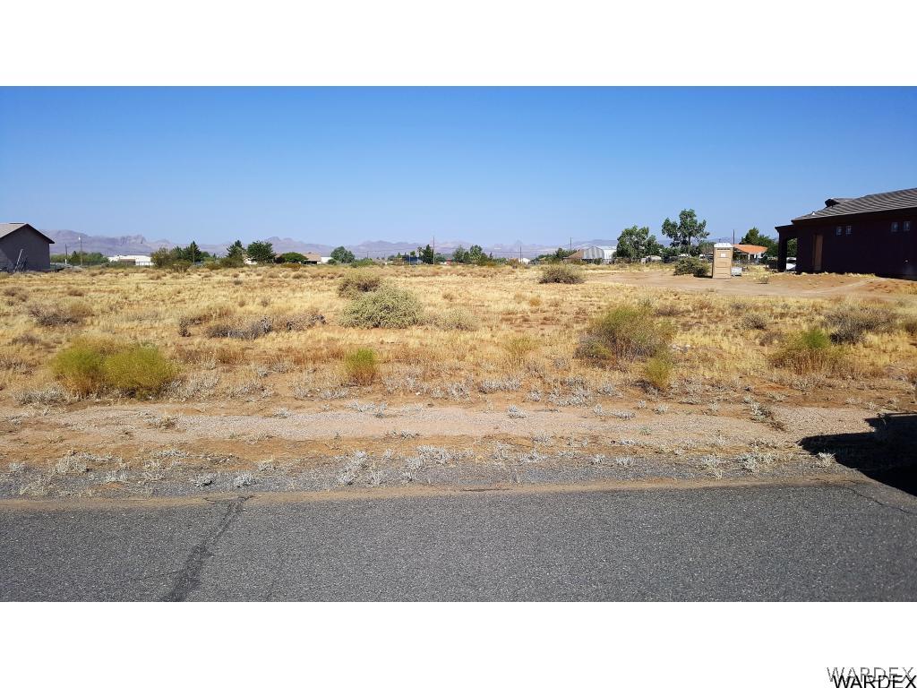 807 Santa Maria Road Golden Valley, AZ 86413 - Photo 3 of 4 Located on paved street