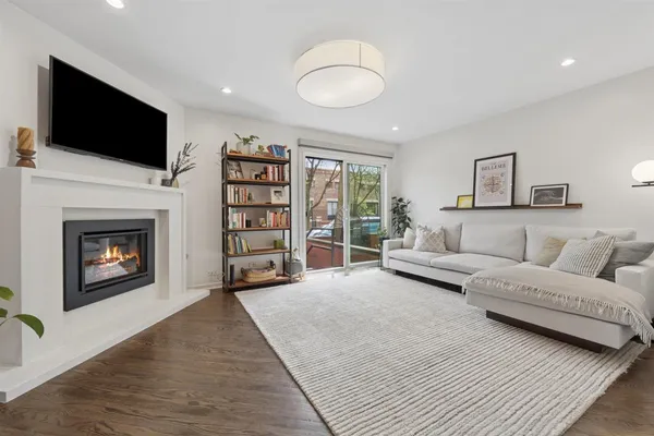 $860,000 | 1720 North Orchard Street, Unit E, Chicago, IL 60614