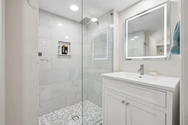 $860,000 | 1720 North Orchard Street, Unit E, Chicago, IL 60614