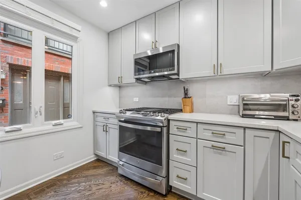 $860,000 | 1720 North Orchard Street, Unit E, Chicago, IL 60614