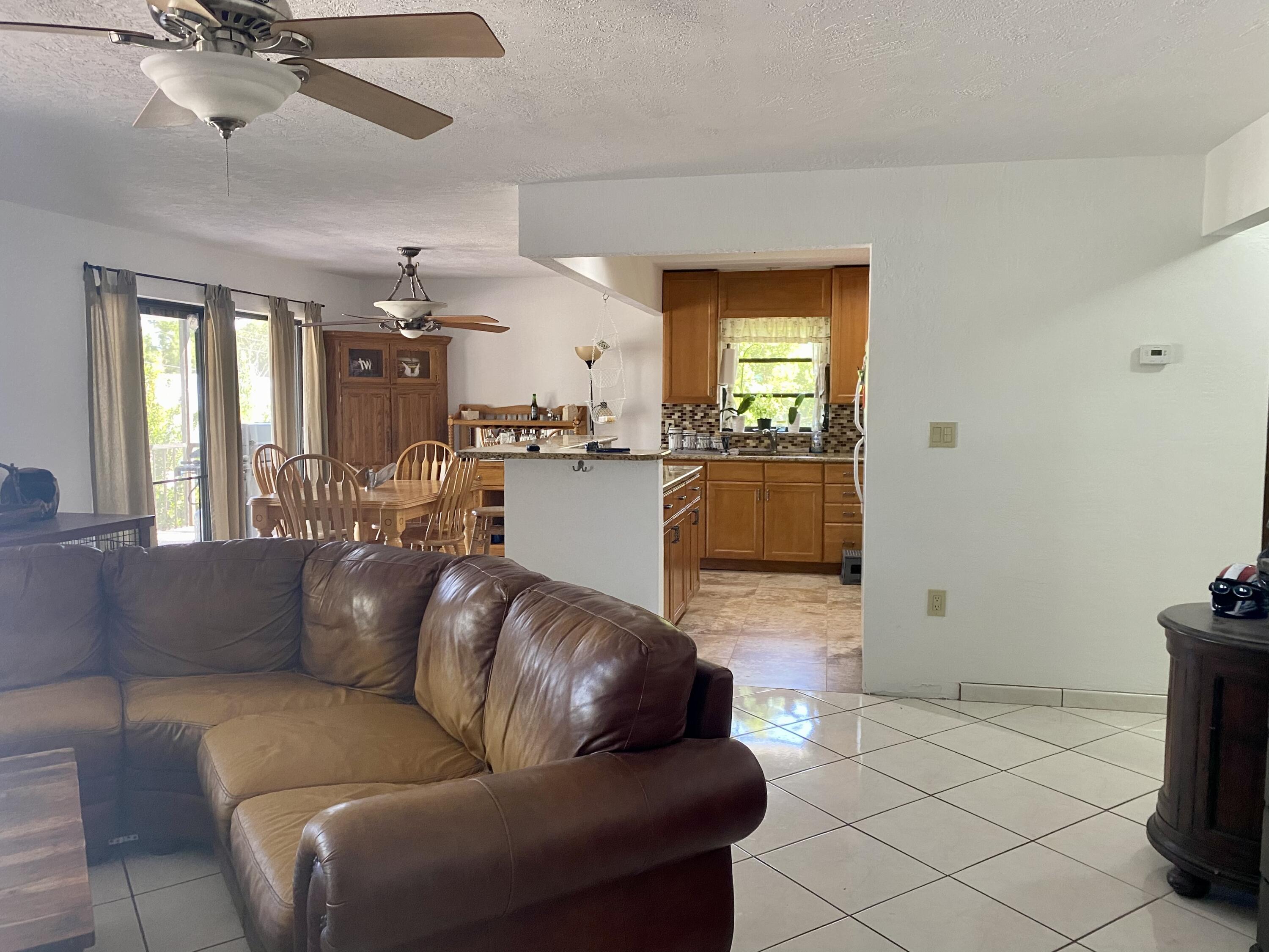 439 4th Road Key Largo, FL 33037 - Photo 5 of 16 7F791A55-8CA2-4796-A9F8-7A6218F22728