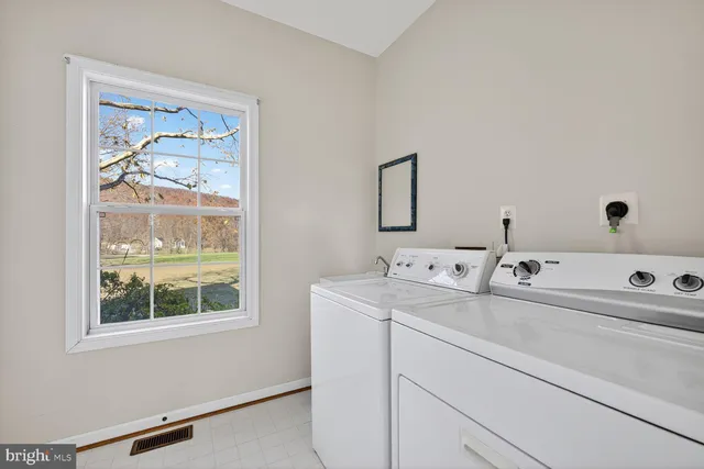 $875,000 | 12380 Mountain Road, Lovettsville, VA 20180