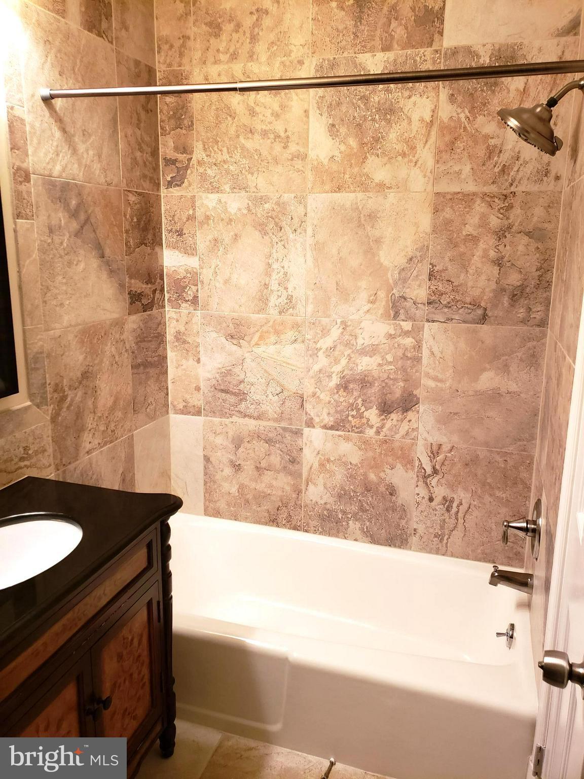 6415 Wainfleet Court Springfield, VA 22152 - Photo 20 of 22 Bath