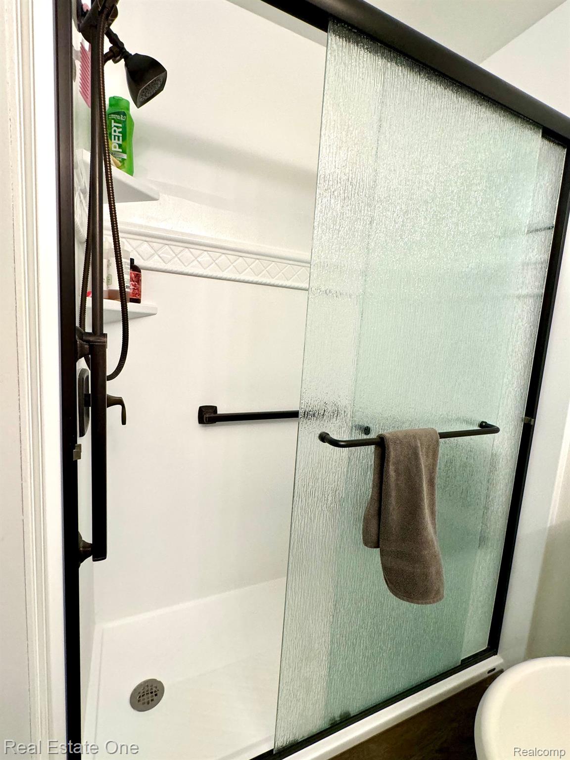 252 1st Street Rochester, MI 48307 - Photo 7 of 12 252 1ST Street Rochester
Glass Shower Doors.