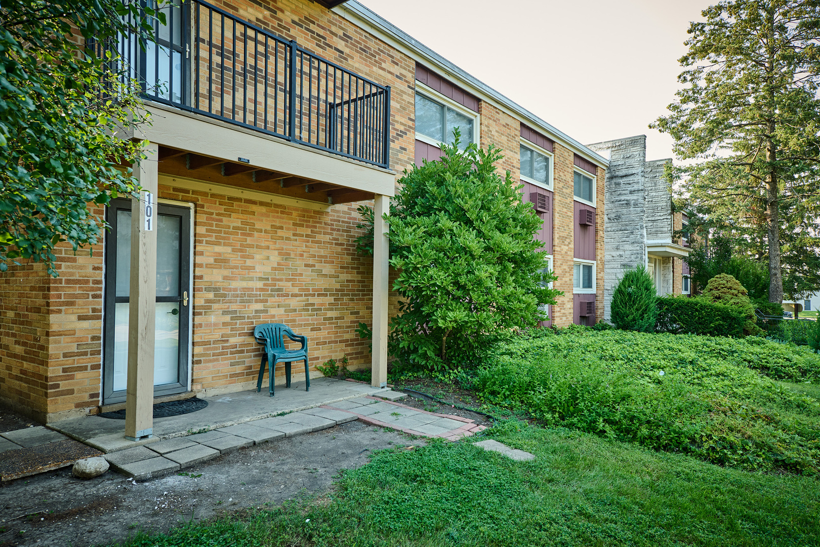 1320 Lore Lane, Unit 101A Lombard, IL 60148 - Photo 5 of 65