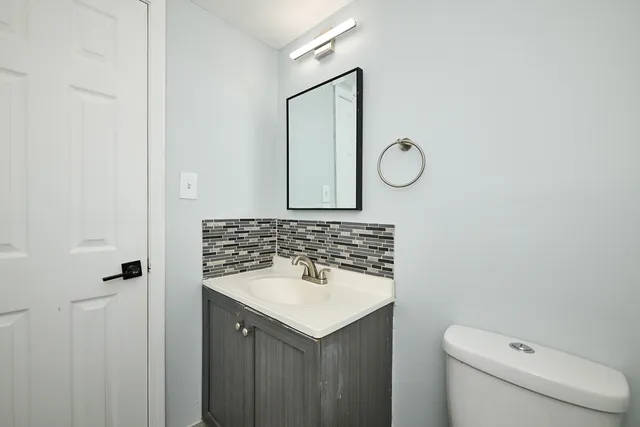 $189,900 | 1320 Lore Lane, Unit 101A, Lombard, IL 60148