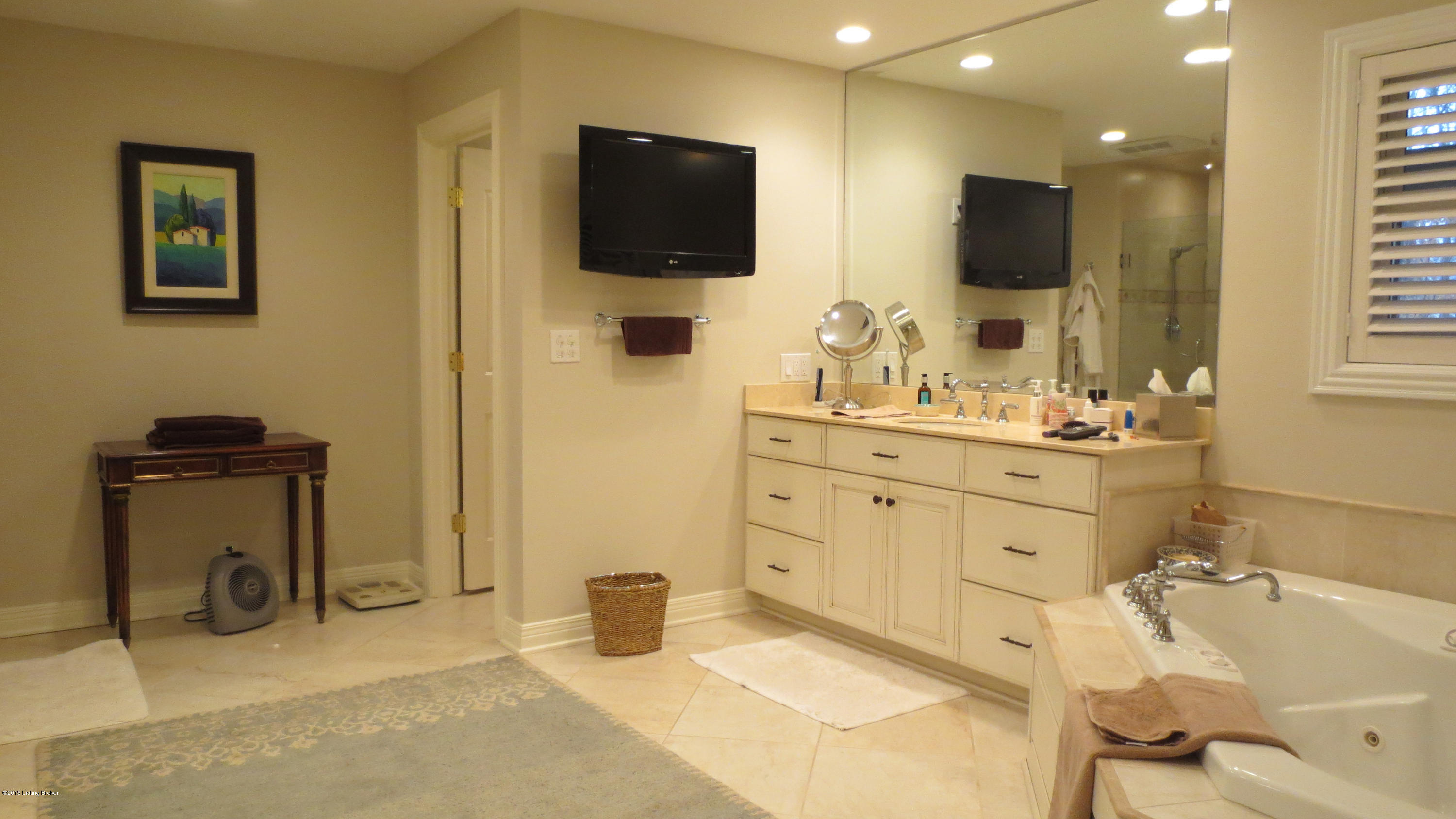 12405 Mistletoe Road Anchorage, KY 40223 - Photo 30 of 56 12405Mistletoe 056