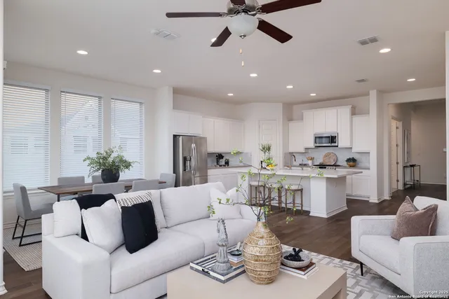 $504,900 | 552 Chinkapin Trail, New Braunfels, TX 78132