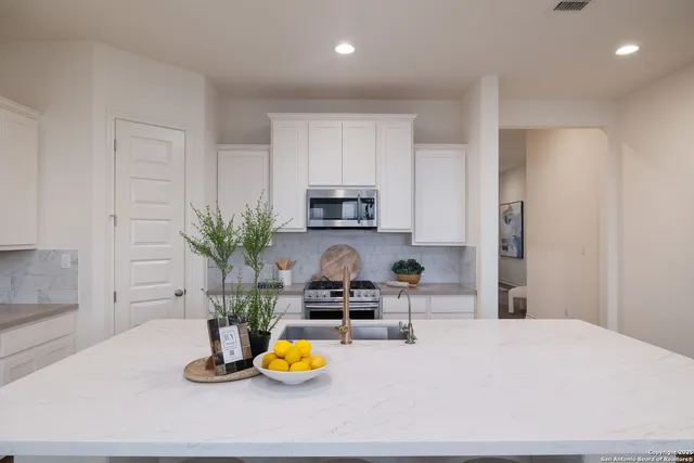 $504,900 | 552 Chinkapin Trail, New Braunfels, TX 78132