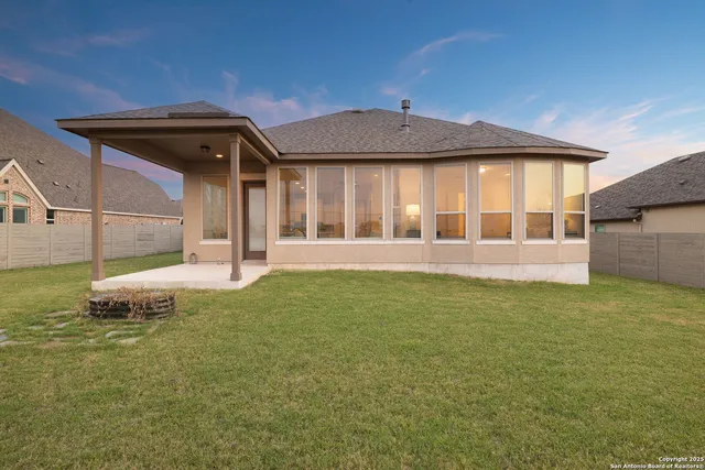 $504,900 | 552 Chinkapin Trail, New Braunfels, TX 78132