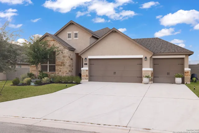 $504,900 | 552 Chinkapin Trail, New Braunfels, TX 78132