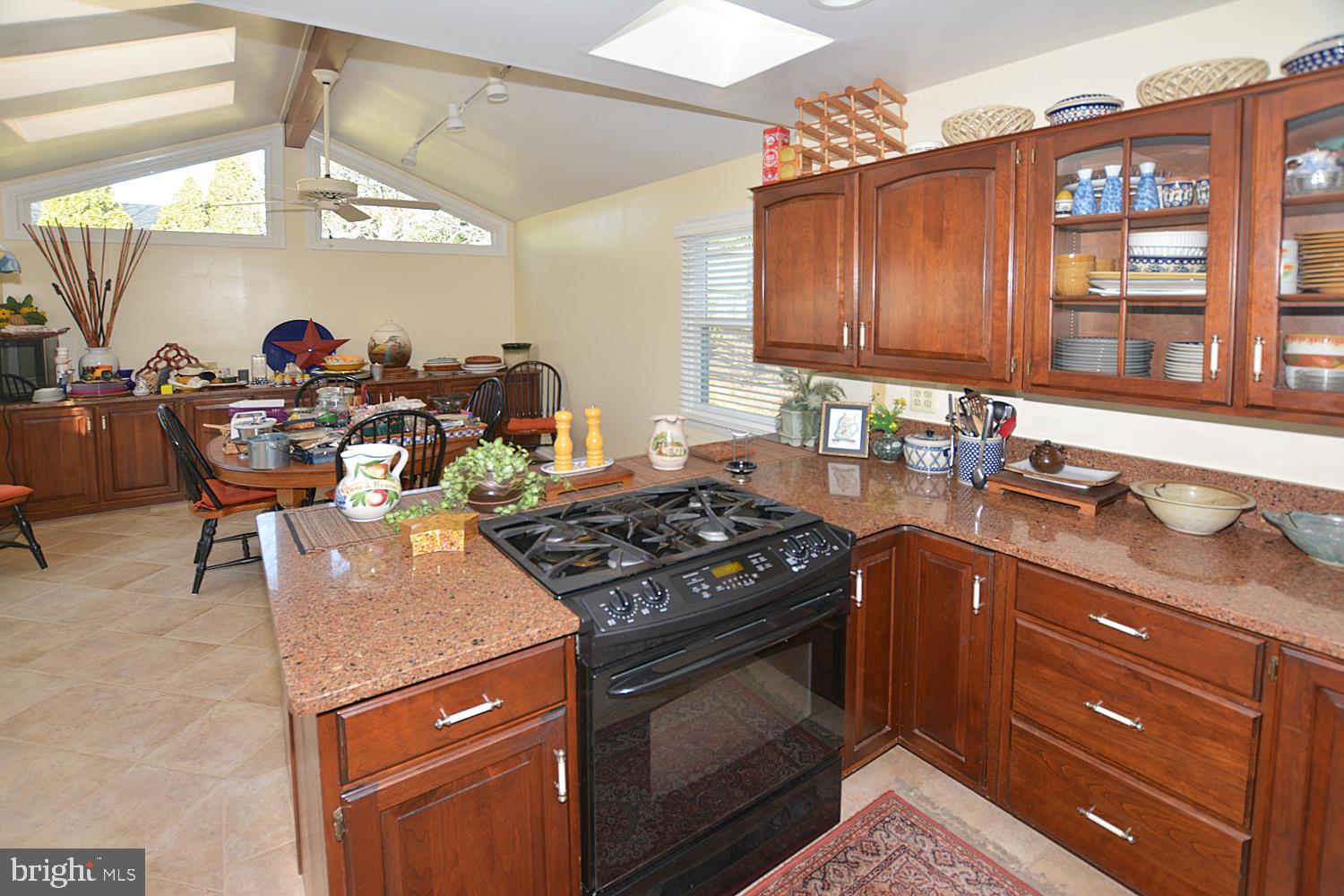 1515 23rd Road South Arlington, VA 22202 - Photo 12 of 34 KITCHEN