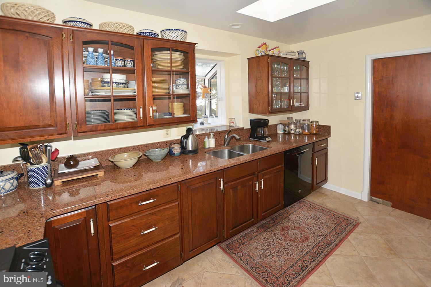 1515 23rd Road South Arlington, VA 22202 - Photo 13 of 34 KITCHEN