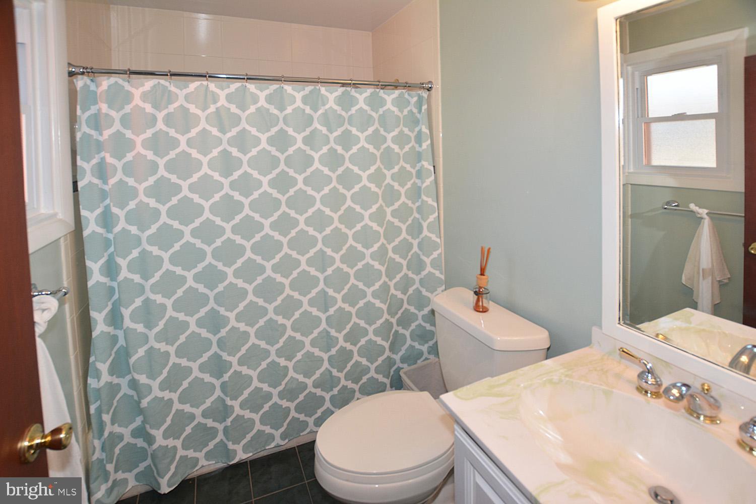 1515 23rd Road South Arlington, VA 22202 - Photo 28 of 34 BATH: UPDATED