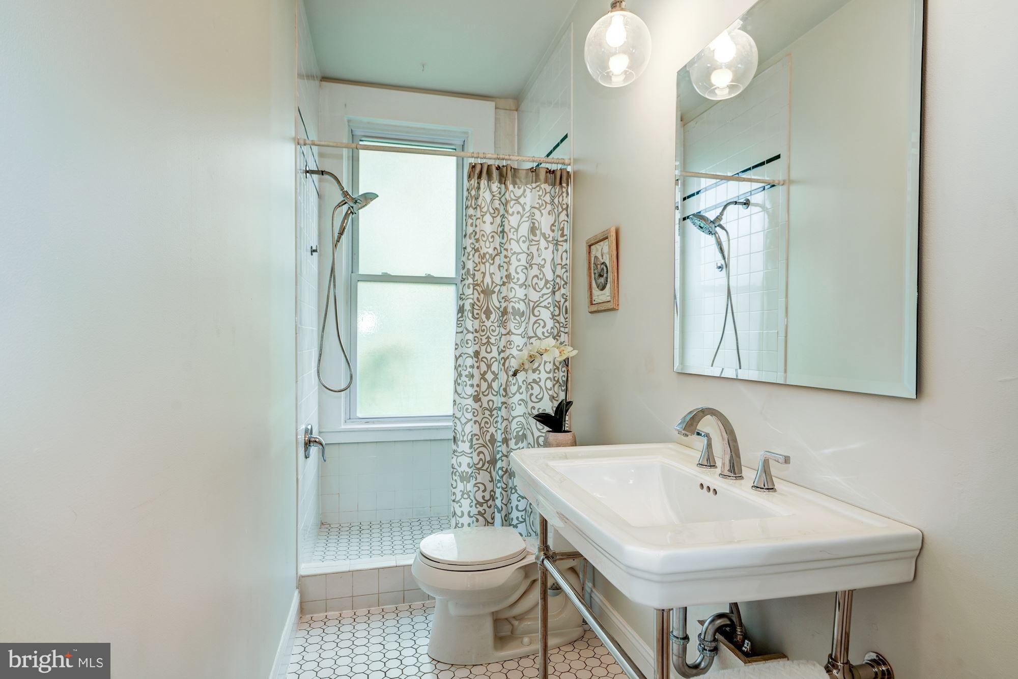 411 E Street Northeast Washington, DC 20002 - Photo 17 of 25