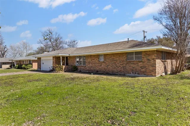 $2,000 | 6305 Chapman Drive, Greenville, TX 75402