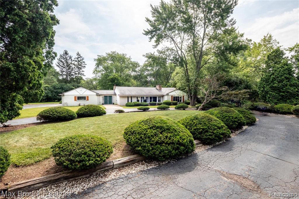 31170 Lahser Road Beverly Hills, MI 48025 - Photo 2 of 30