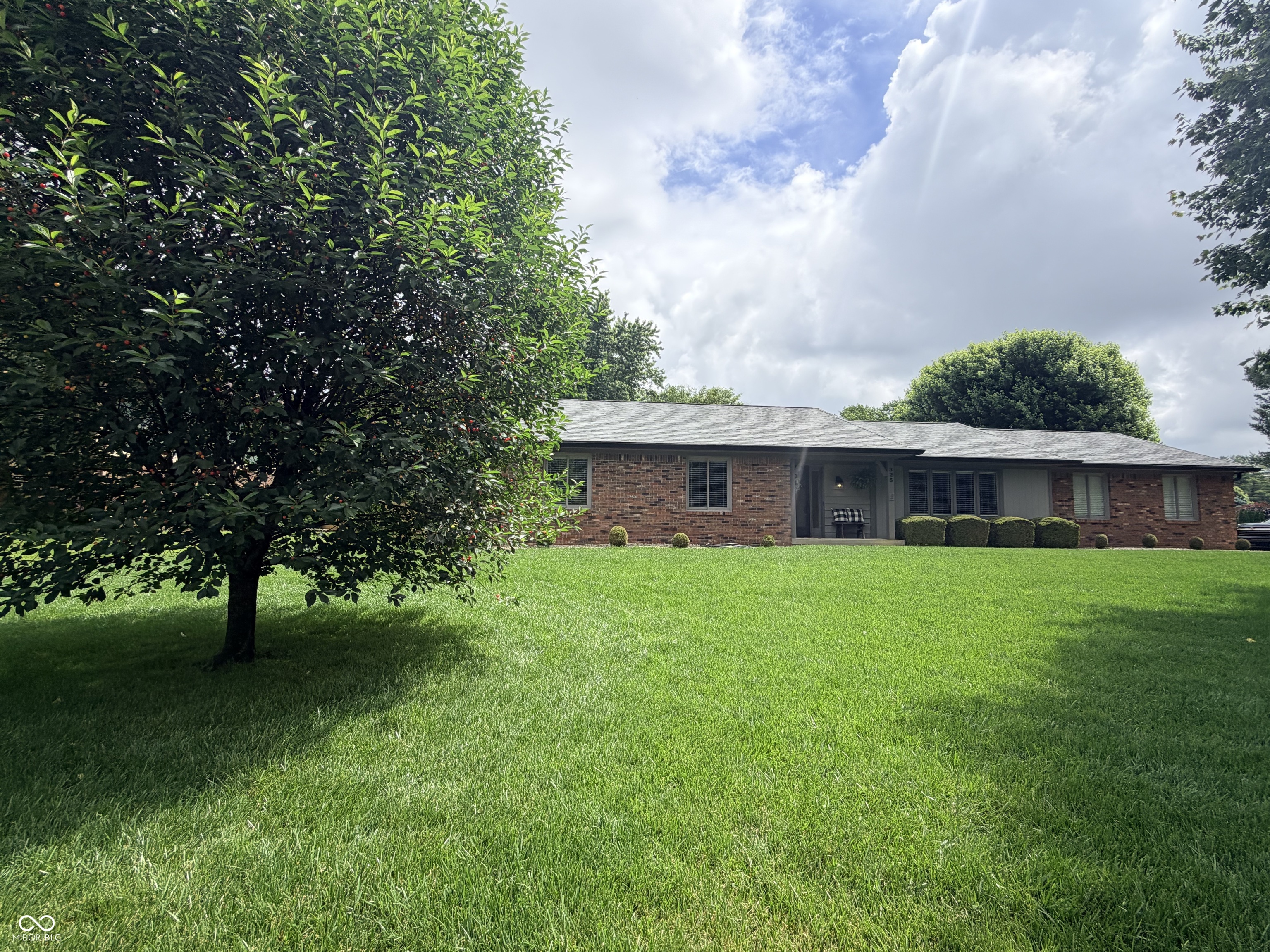 325 Rolling Trails Road Greenwood, IN 46142 - Photo 4 of 52